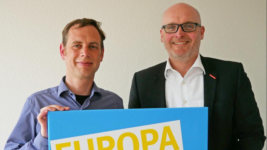 Dr. Patrick Breyer, Spitzenkandidat der Piratenpartei für Europa und VZSH-Vorstand Stefan Bock (von links). Foto: VZSH