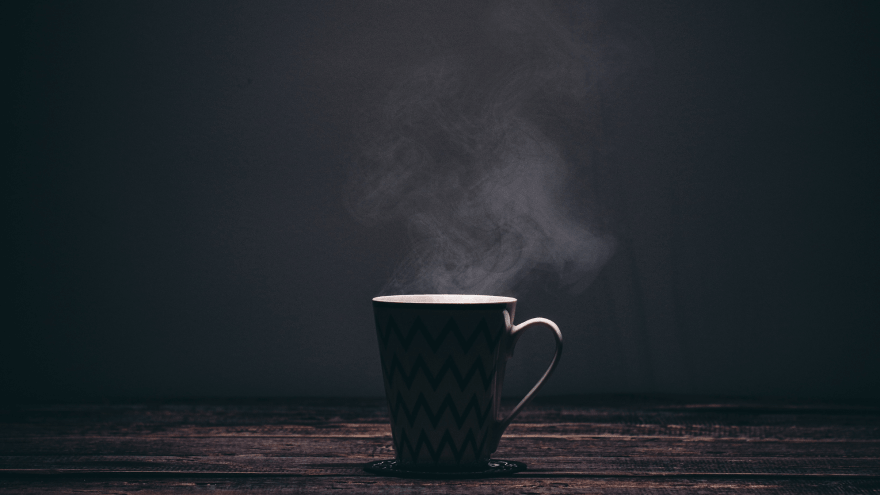 Eine Tasse Kaffee - Entzieht er dem Körper wirklich Wasser?